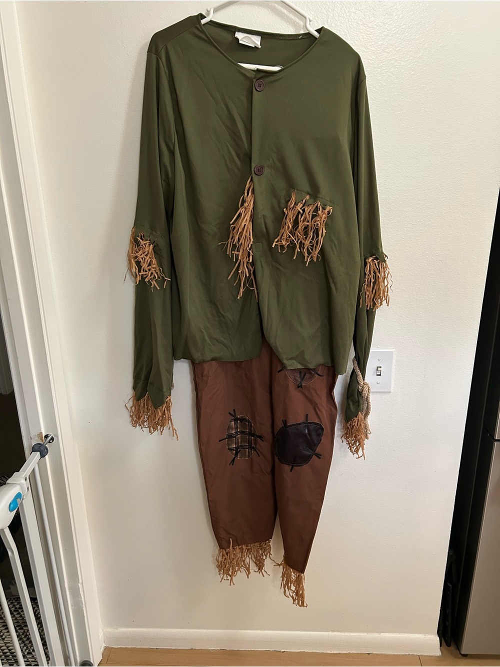 Wizard of Oz Scarecrow Costume – Adult – Complete Multi-Piece Costum
